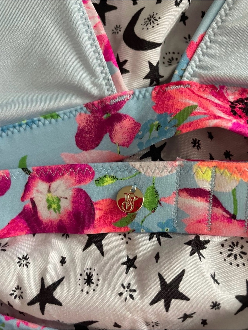 Victoria Secret bikini - Picture 4 of 5
